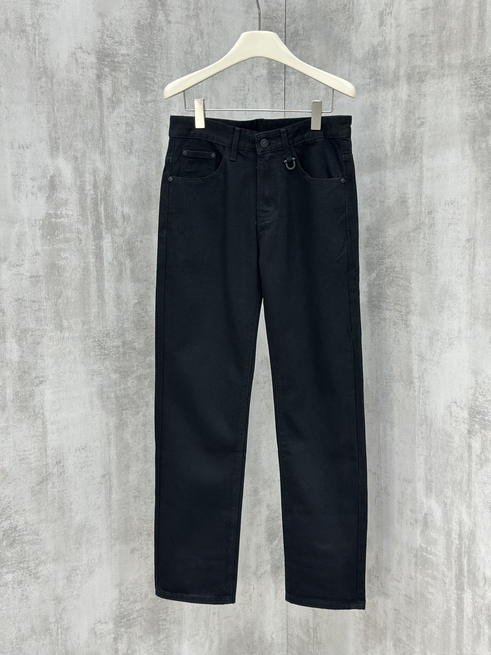 Quần Bò Dài 8620 Đen Xuông