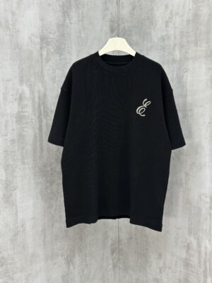 Áo Phông Essen Unisex Đen Logo Chữ Nâu